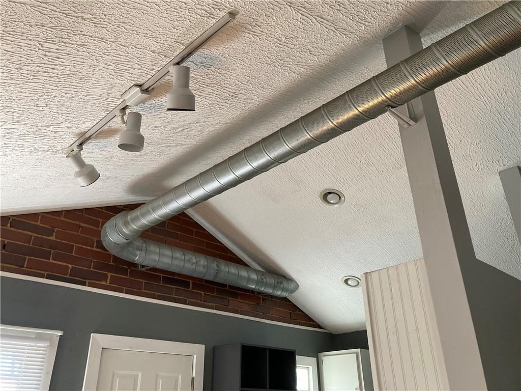 1115 Shelby Place Se - Photo 3