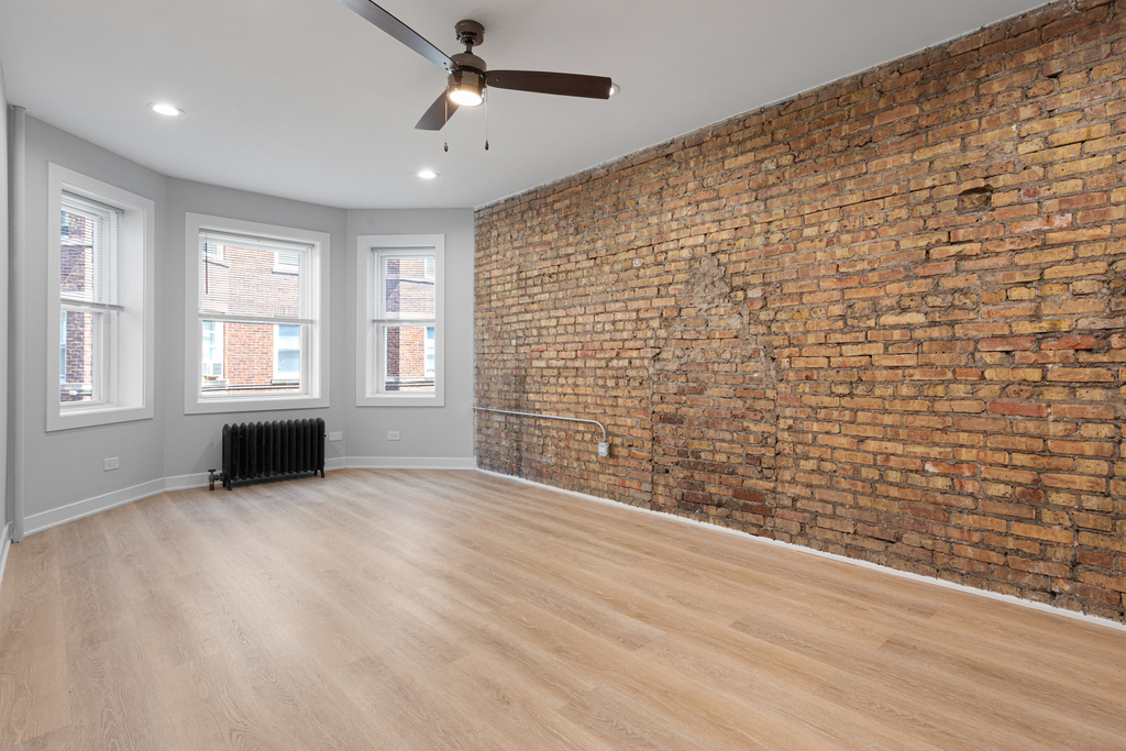 7381 N Damen Avenue - Photo 2