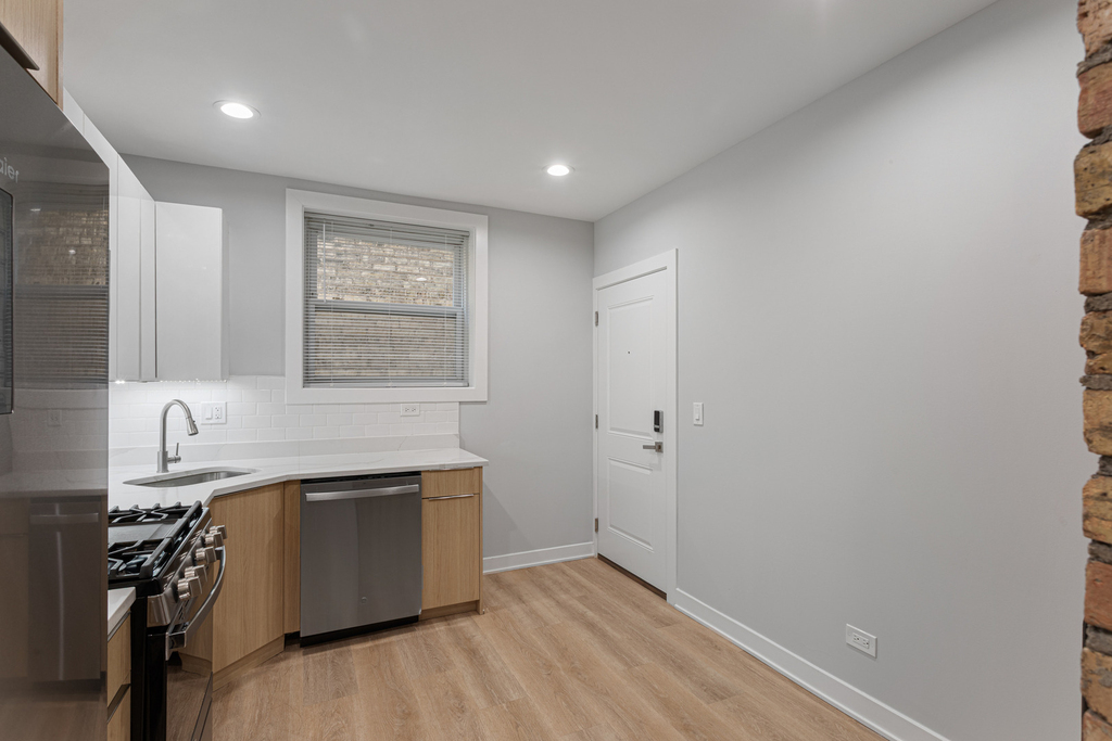 7381 N Damen Avenue - Photo 6