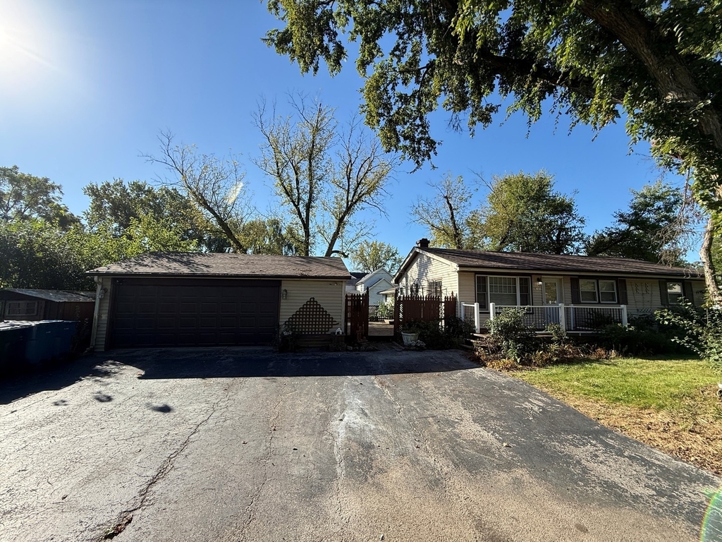 6101 Stonewall Avenue - Photo 2
