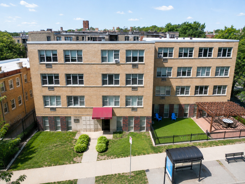 1301 W Estes Avenue - Photo 10