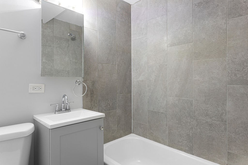 1301 W Estes Avenue - Photo 6