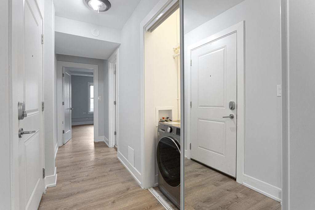 1301 W Estes Avenue - Photo 7