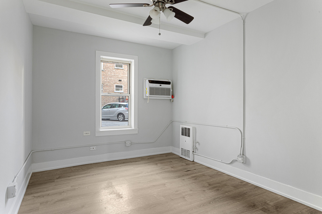 1301 W Estes Avenue - Photo 8