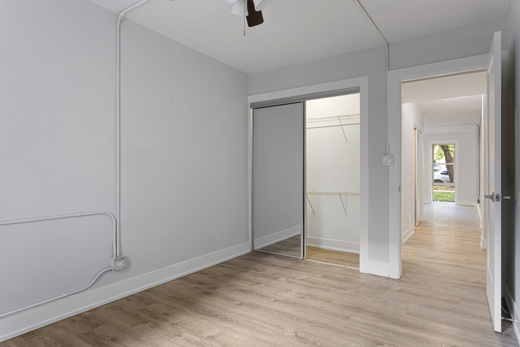 1301 W Estes Avenue - Photo 5