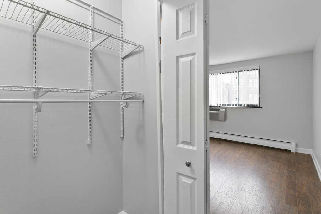 6758 N Sheridan Avenue - Photo 7