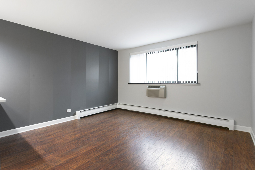 6758 N Sheridan Avenue - Photo 1