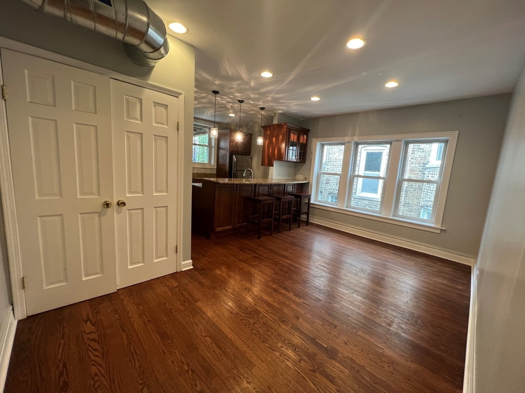 3528 N Reta Avenue - Photo 2