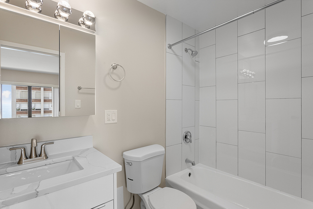 6166 N Sheridan Road - Photo 11