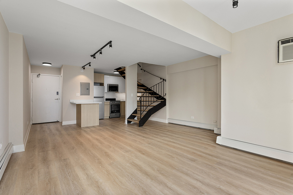 6166 N Sheridan Road - Photo 2