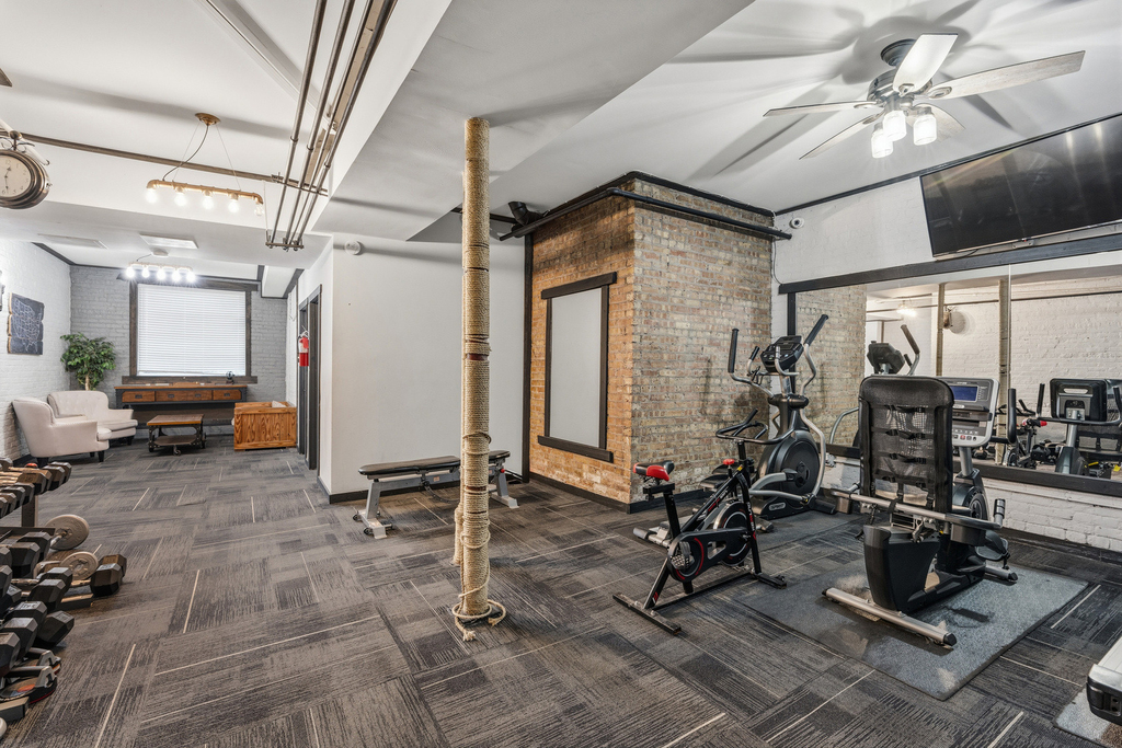 1104 W Glenlake Avenue - Photo 9