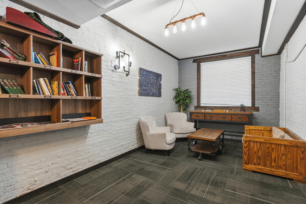 1104 W Glenlake Avenue - Photo 10