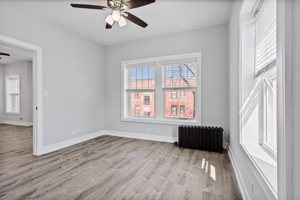 1067 W Glenlake Avenue - Photo 5