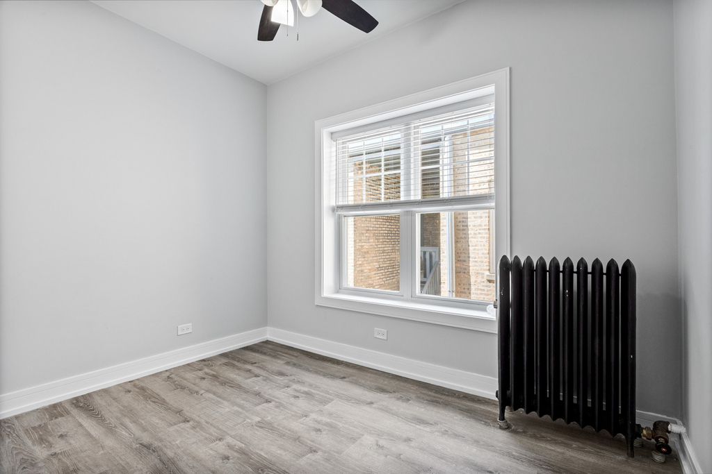 1067 W Glenlake Avenue - Photo 6