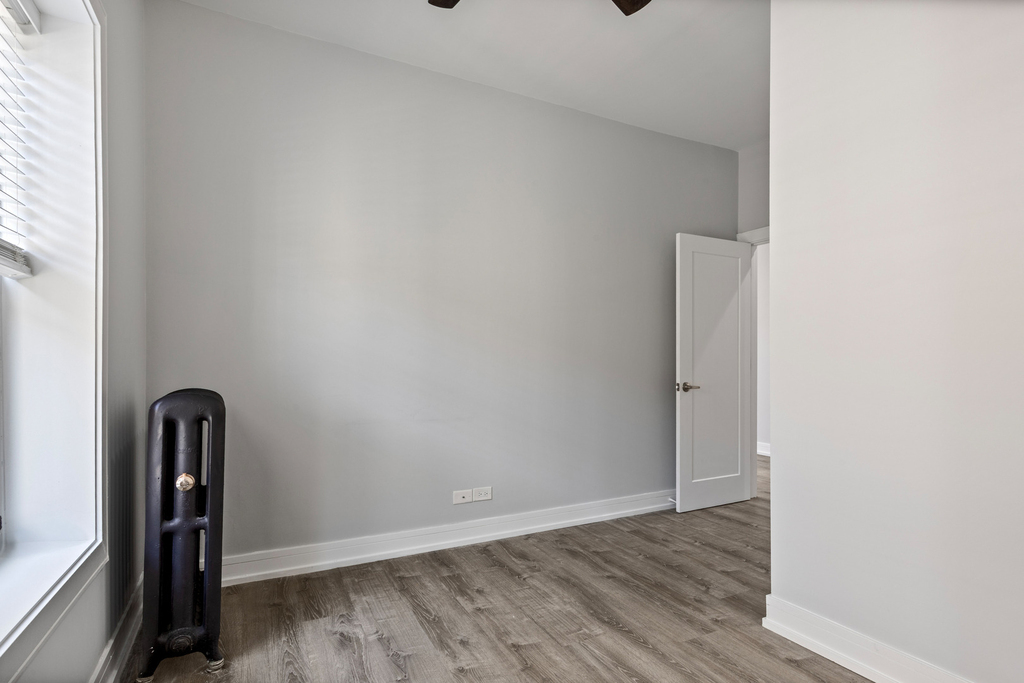 1067 W Glenlake Avenue - Photo 7