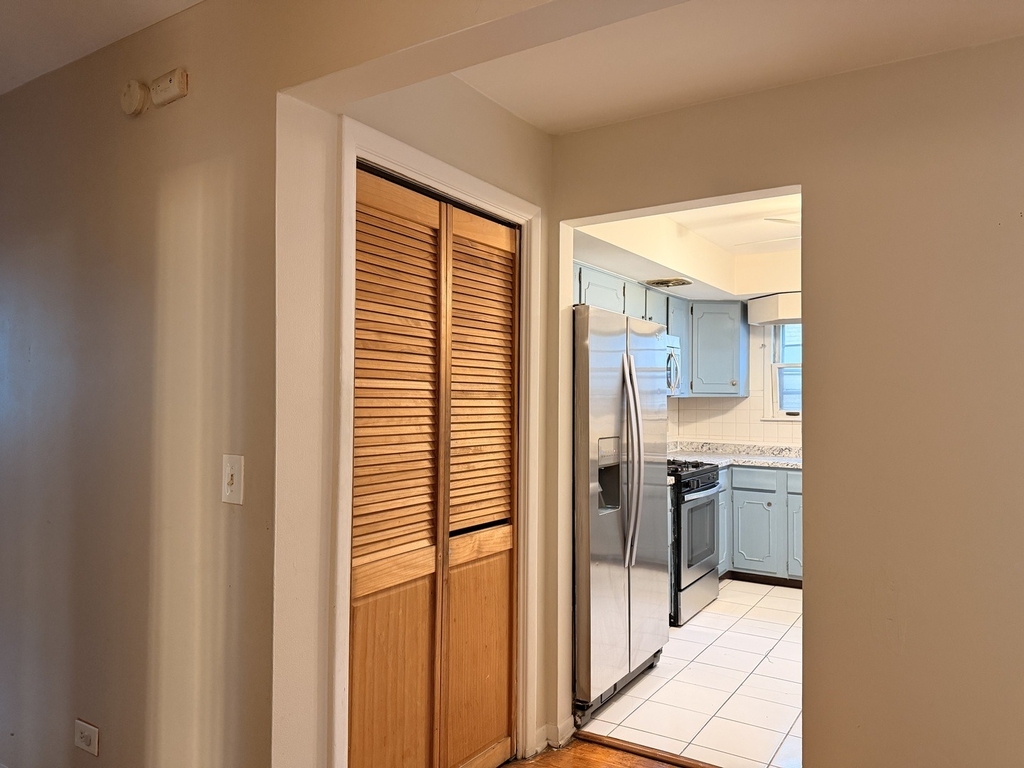 1615 Howard Street - Photo 16