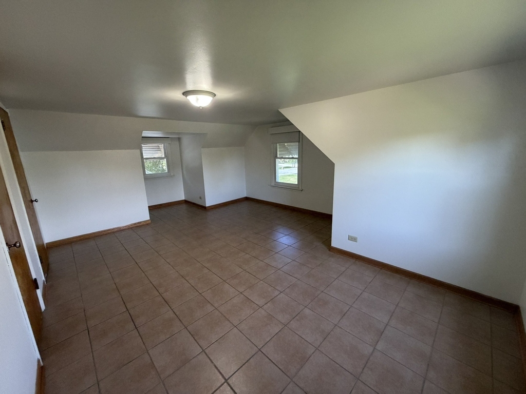 11407 S Avon Avenue - Photo 15