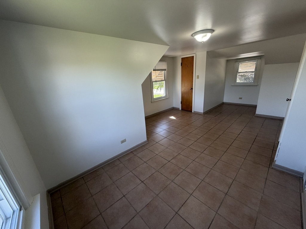 11407 S Avon Avenue - Photo 12