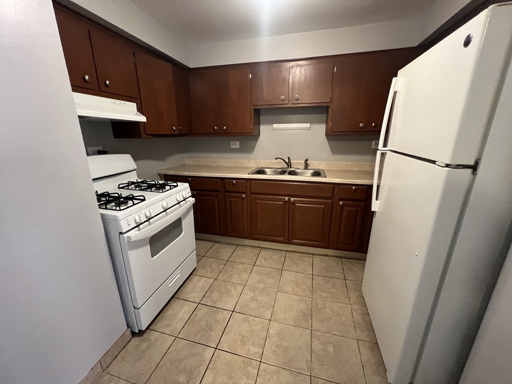 7832 S Cregier Avenue - Photo 6