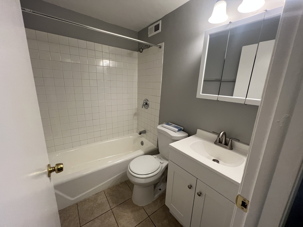 7832 S Cregier Avenue - Photo 7