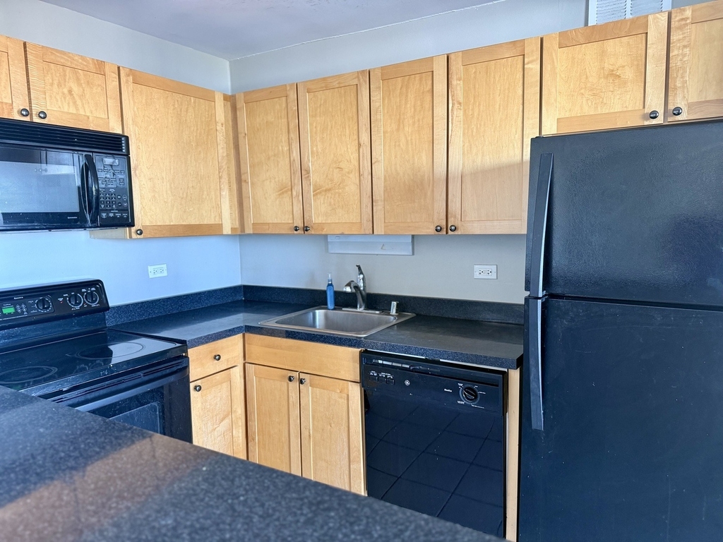 655 W Irving Park Road - Photo 7