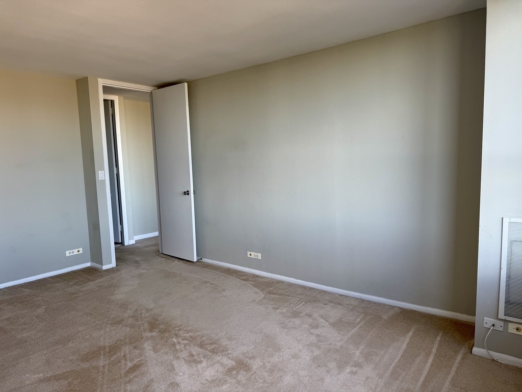 655 W Irving Park Road - Photo 15
