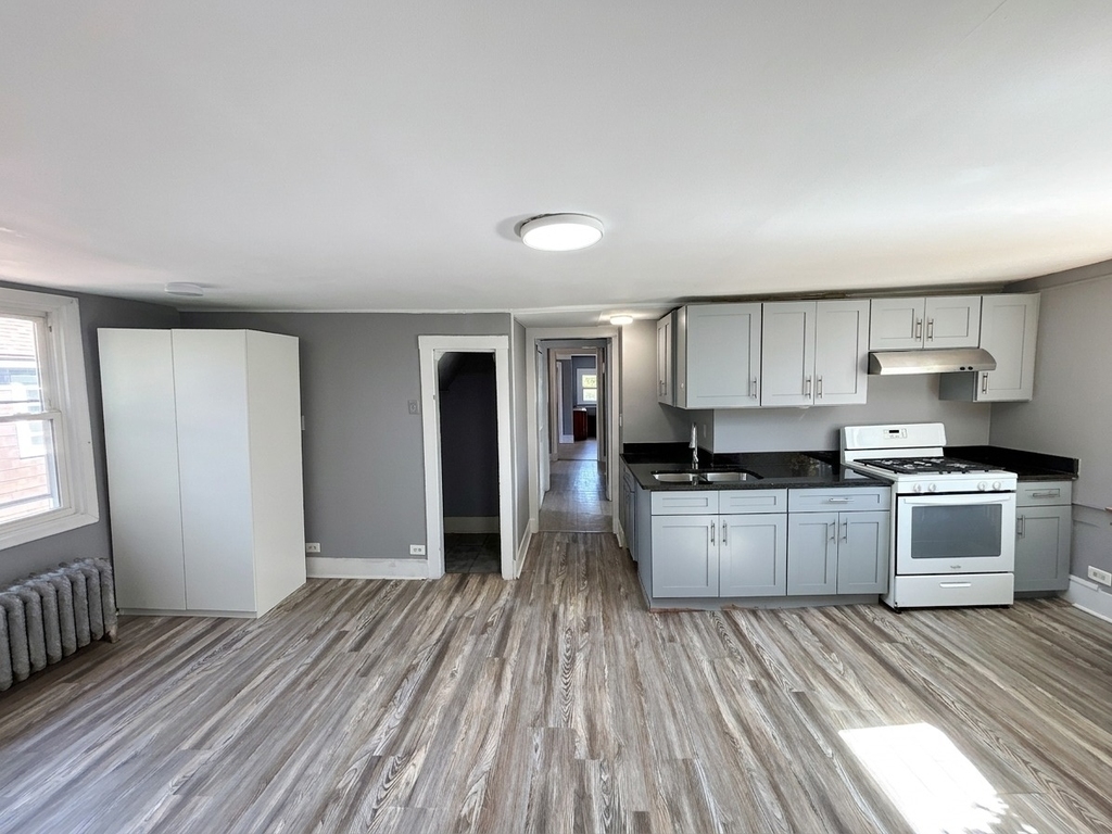 1228 Oak Avenue - Photo 0