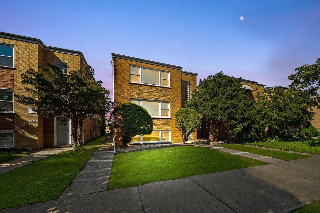 7062 W Diversey Avenue - Photo 12