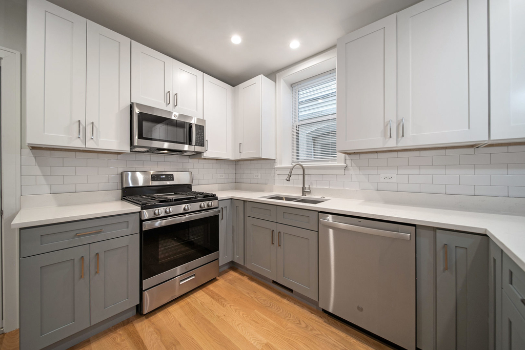 3014 N California Avenue - Photo 4