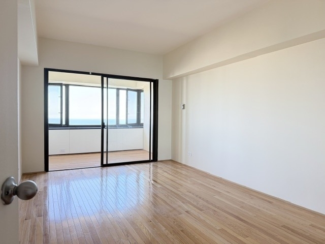175 E Delaware Place - Photo 9