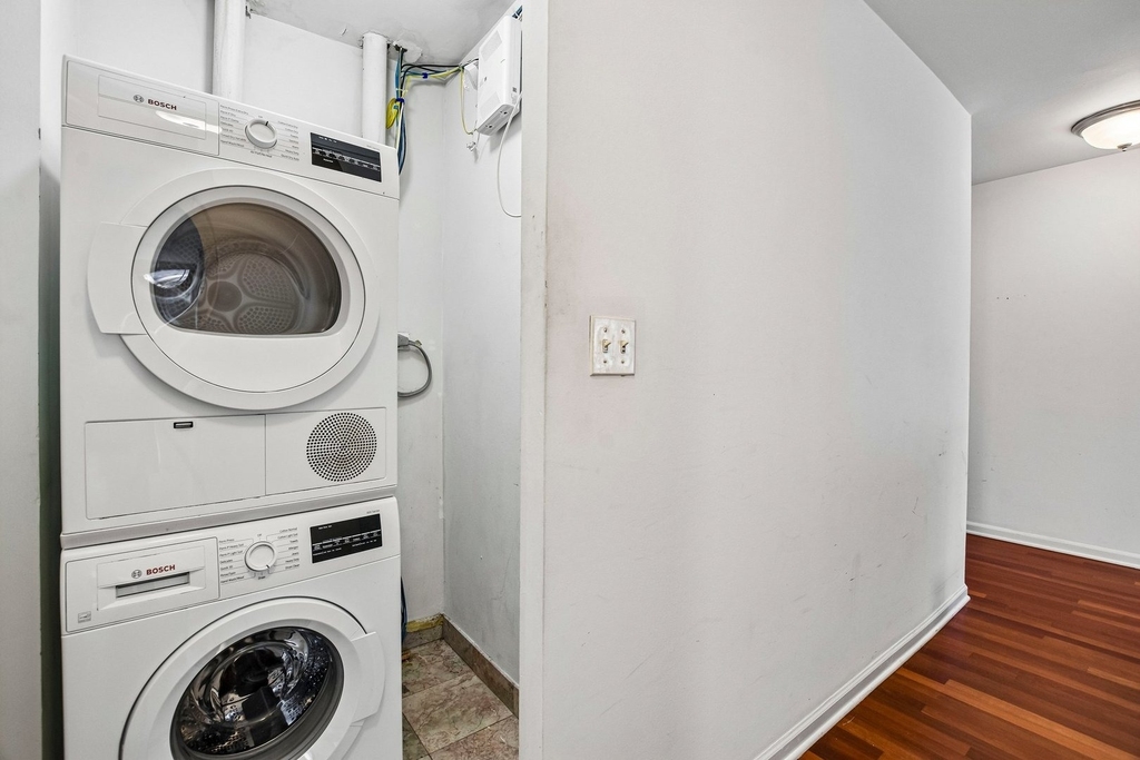 222 E Pearson Street - Photo 14