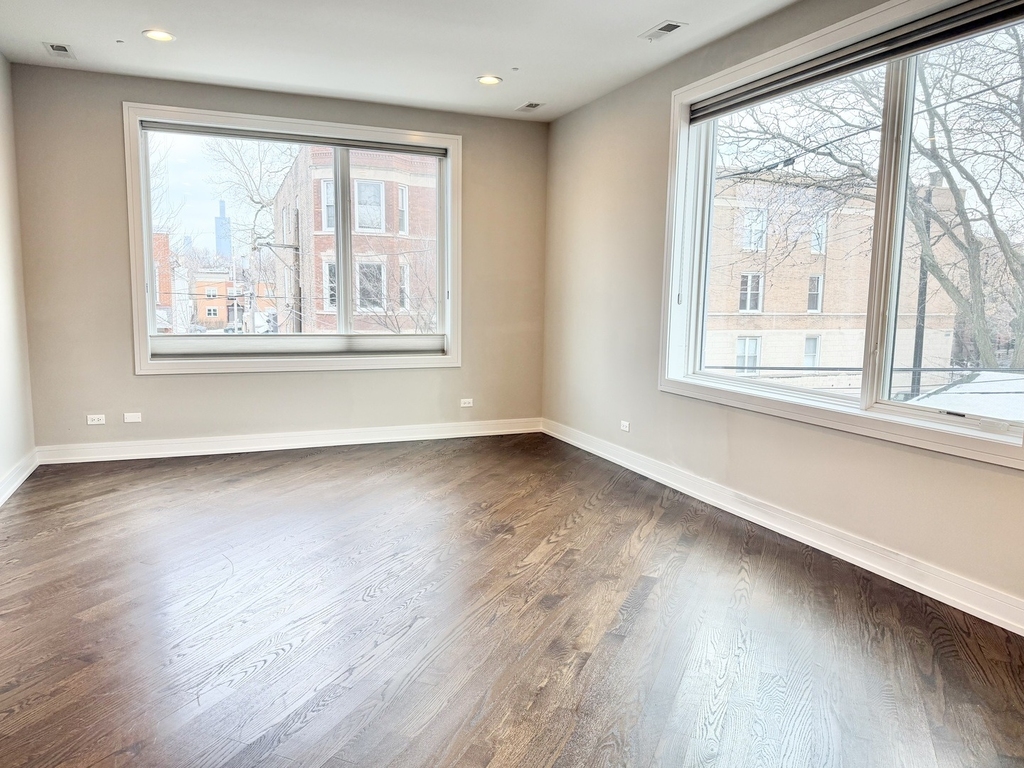 2303 W Wilcox Street - Photo 1