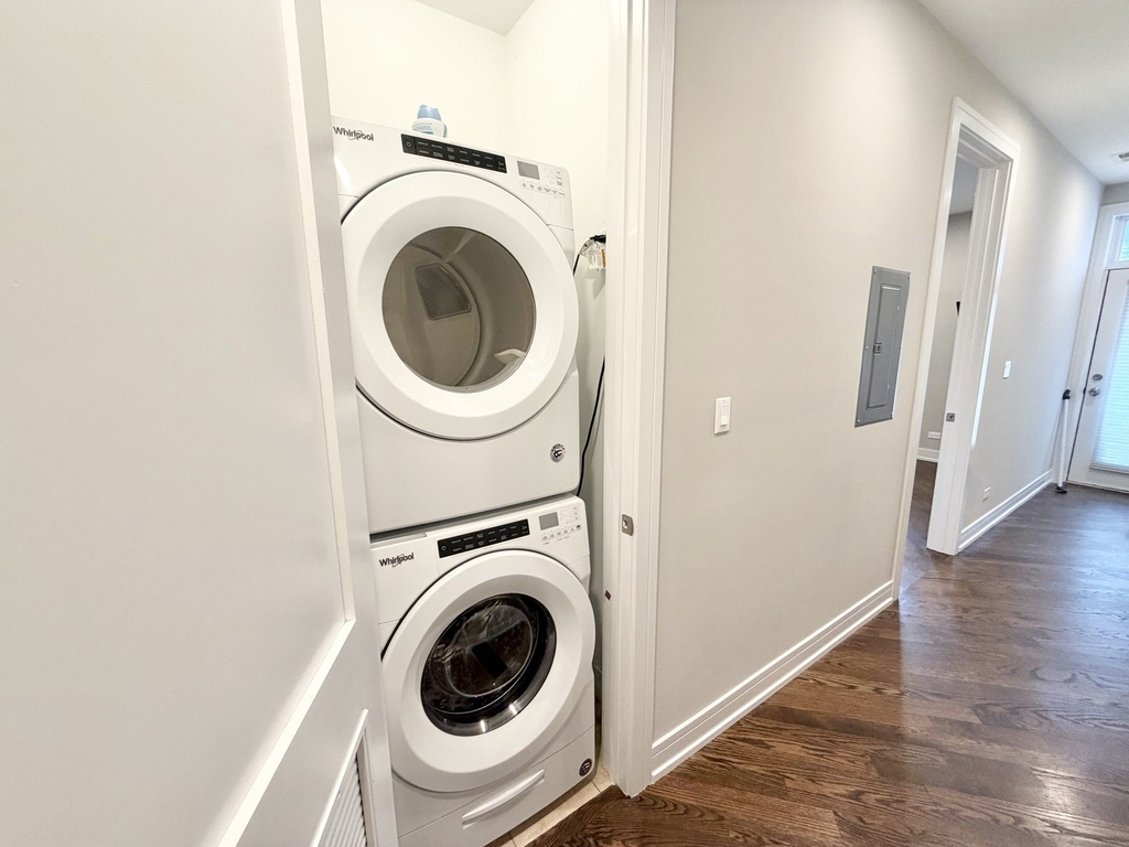 2303 W Wilcox Street - Photo 9