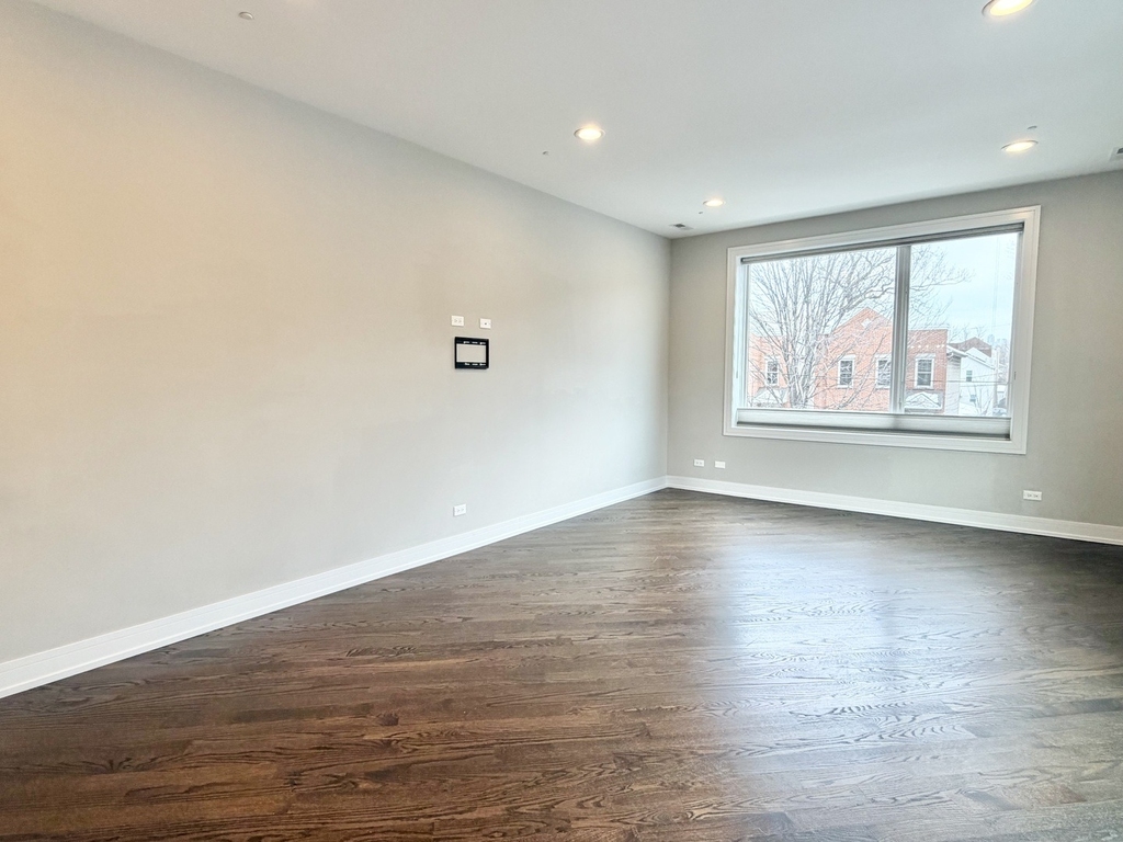 2303 W Wilcox Street - Photo 2