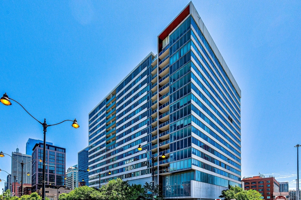 659 W Randolph Street - Photo 0