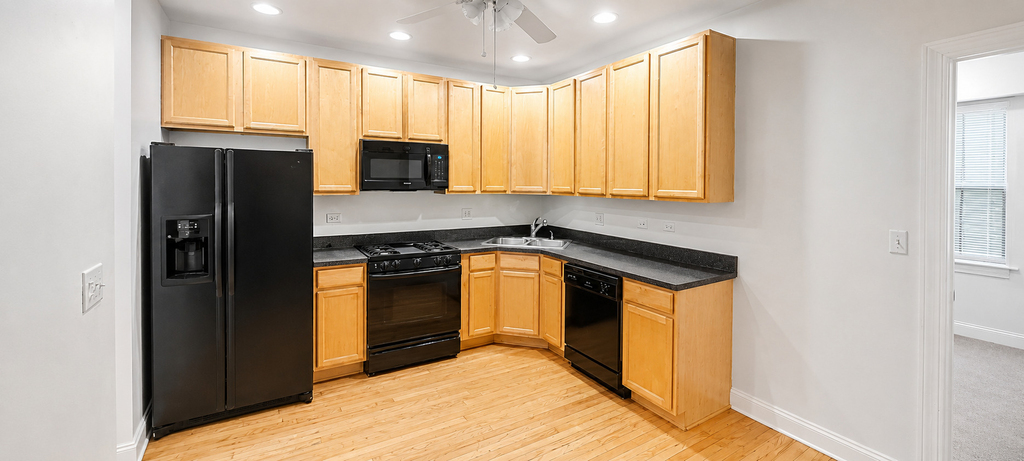 6452 N Bell Avenue - Photo 2