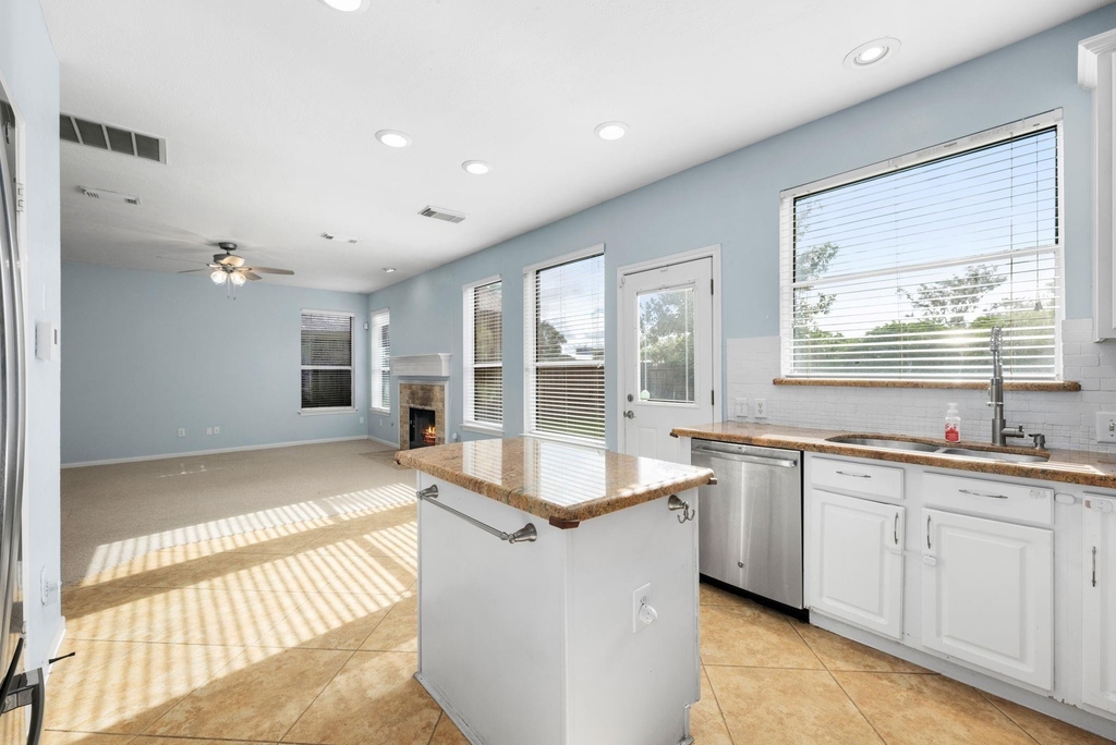 1814 Foster Leaf Lane - Photo 9
