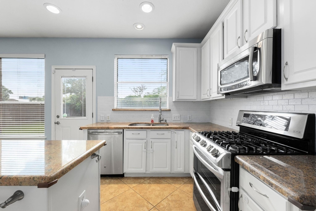 1814 Foster Leaf Lane - Photo 5