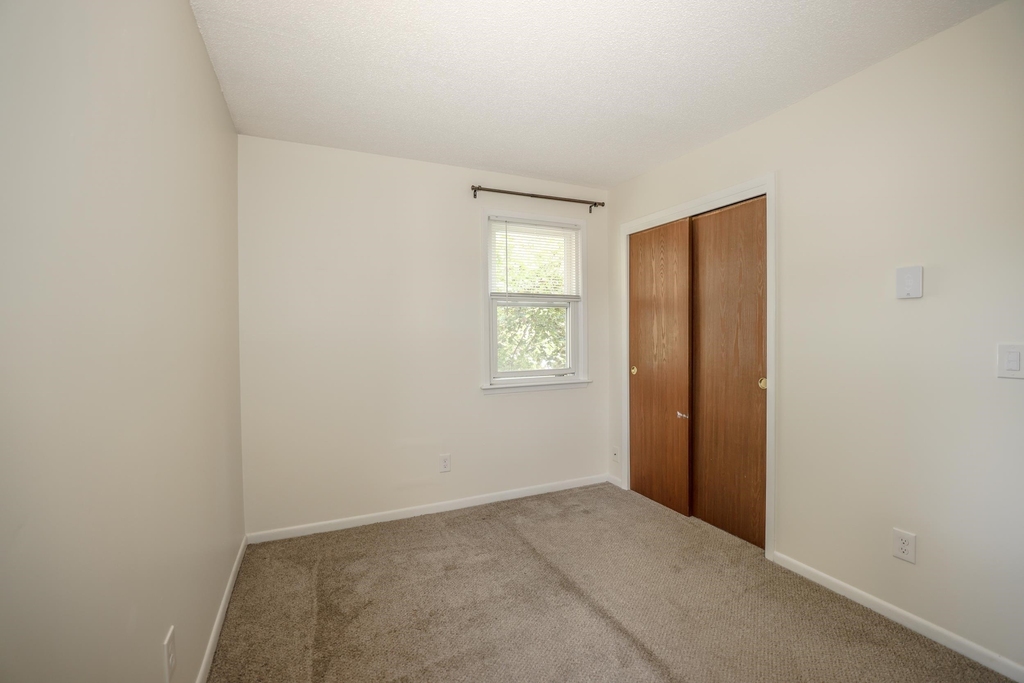 31 Springview - Photo 10