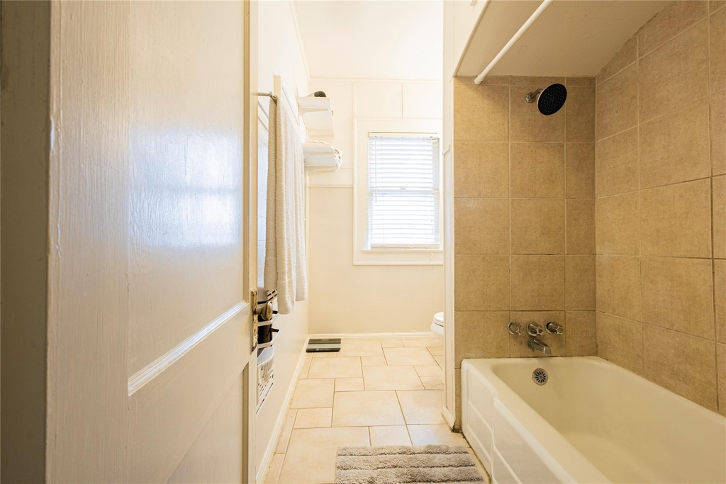 2509 Whitney Street - Photo 10