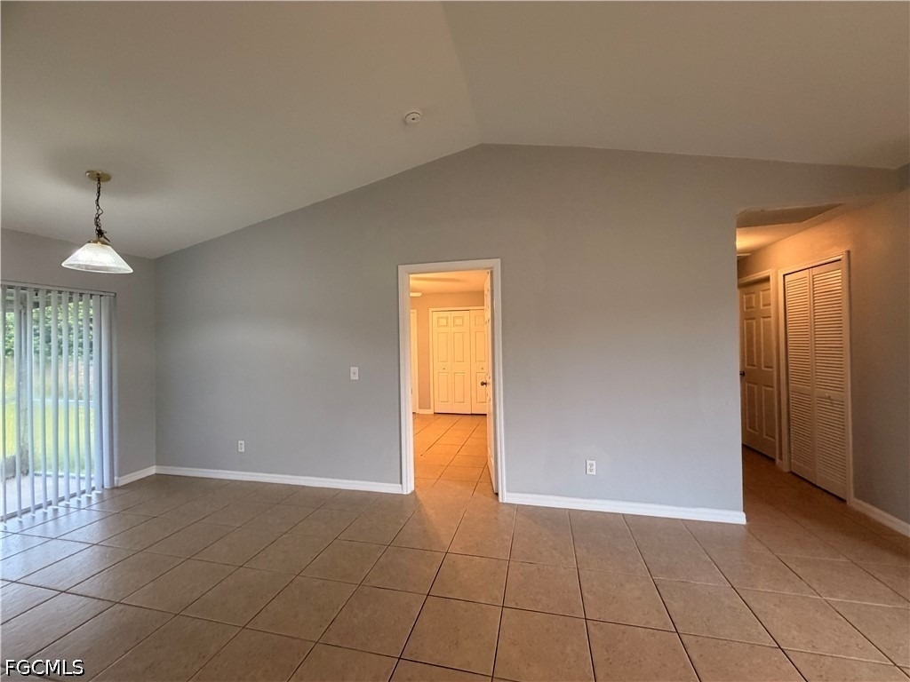 2451 Daniel Avenue N - Photo 8
