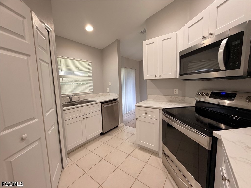 2451 Daniel Avenue N - Photo 12
