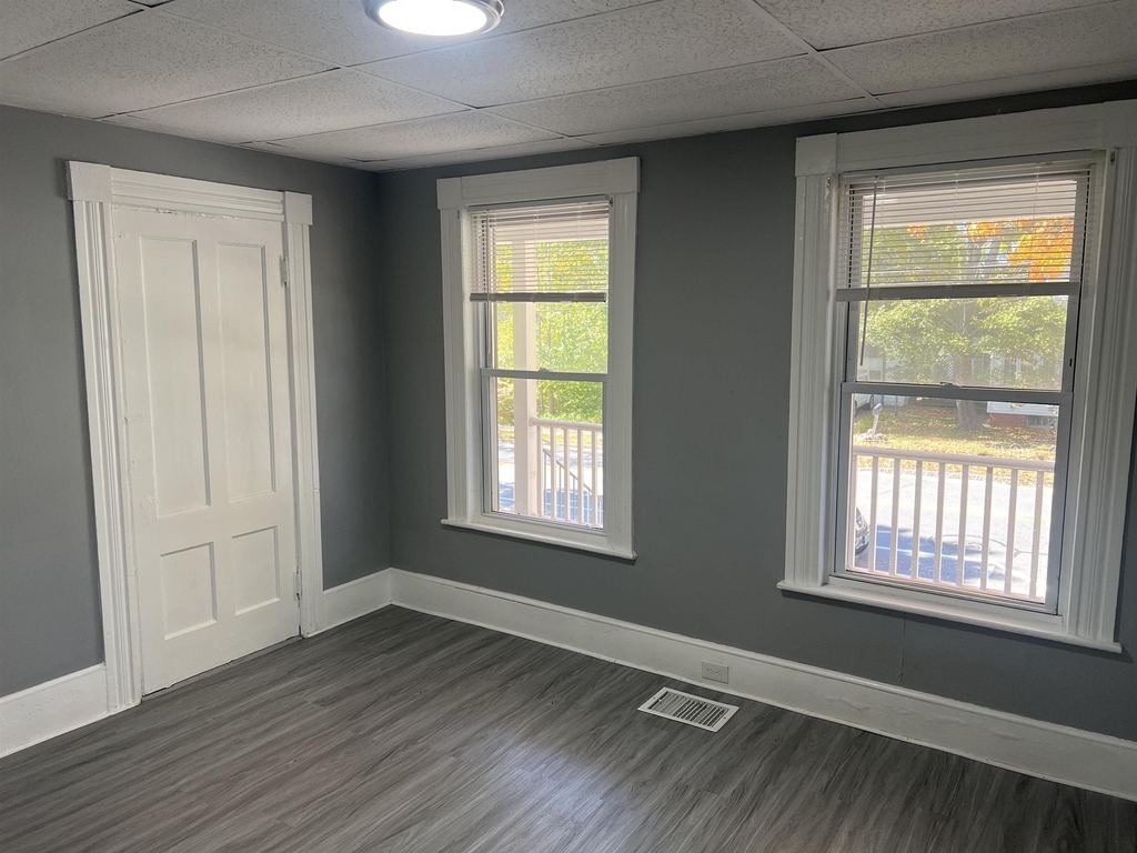 9 Broadway - Photo 11