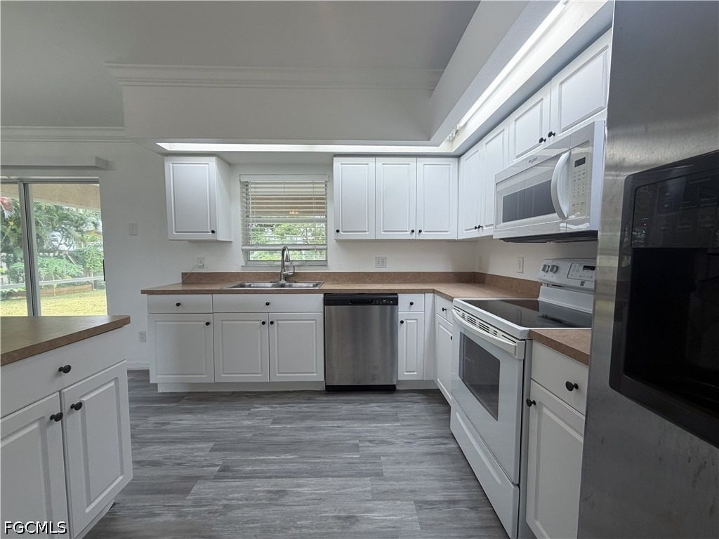 924 Nw 12th Place - Photo 1