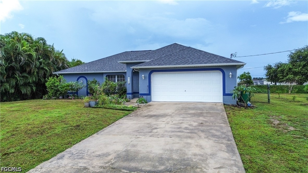 924 Nw 12th Place - Photo 0