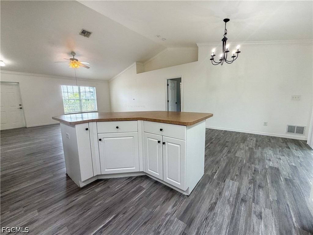 924 Nw 12th Place - Photo 5