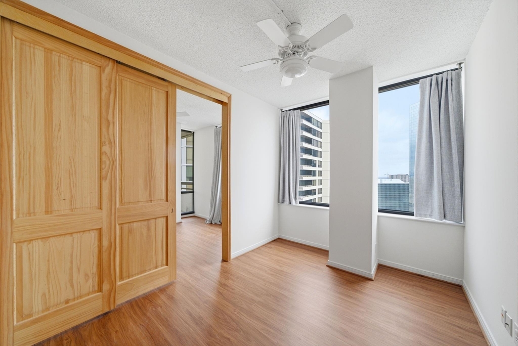 15 Greenway Plaza - Photo 8