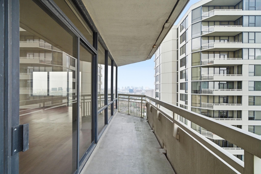 15 Greenway Plaza - Photo 41