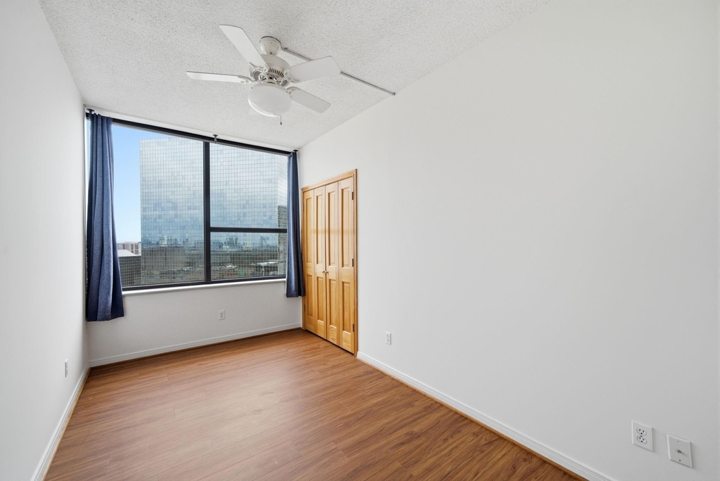 15 Greenway Plaza - Photo 35