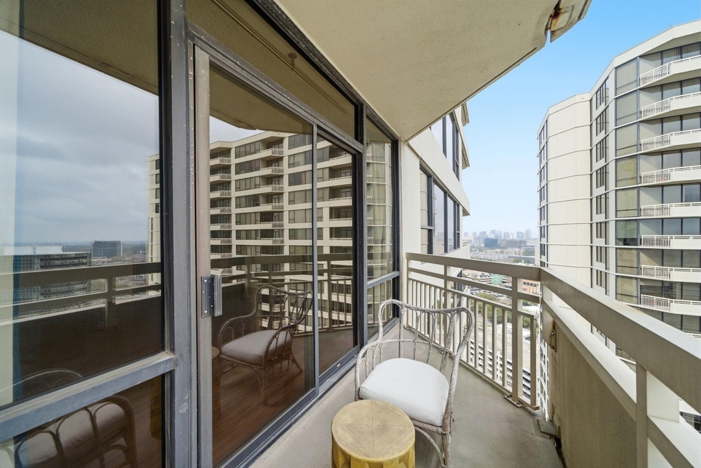 15 Greenway Plaza - Photo 13